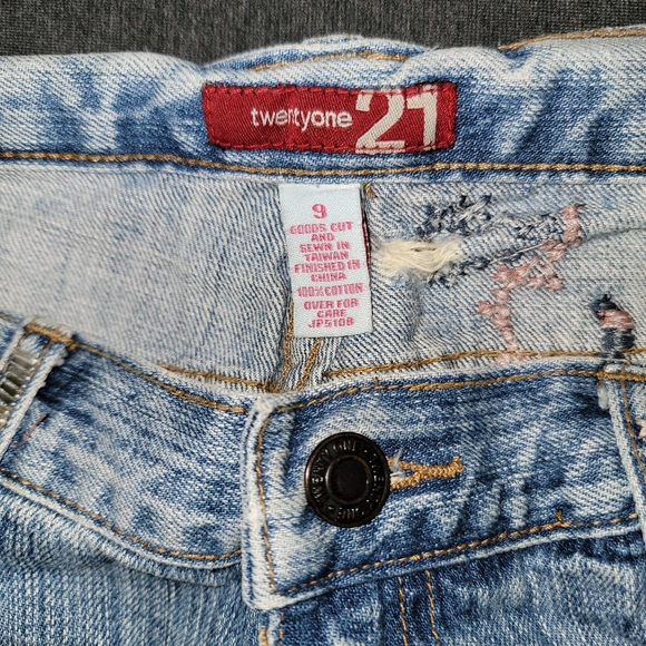 Twentyone 21 Distressed Crystal Pocket Jean - Size 9 - Light Wash !OOB END SALE! - Picture 2 of 9